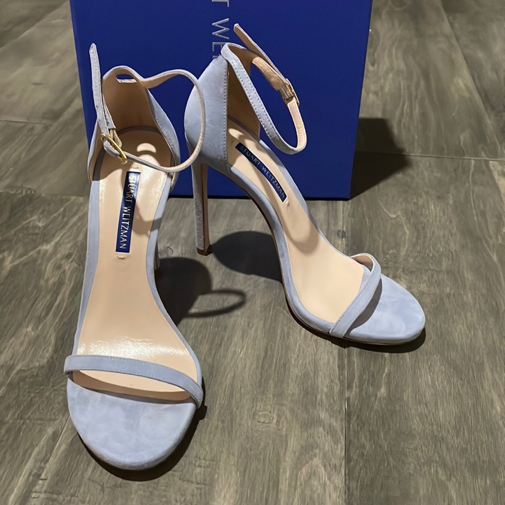 Stuart Weitzman classic heel
